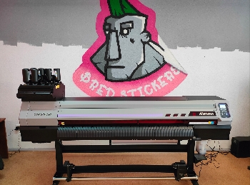 УФ рулонный широкоформатный принтер Mimaki UJV100-160 с белыми чернилами LUS-210